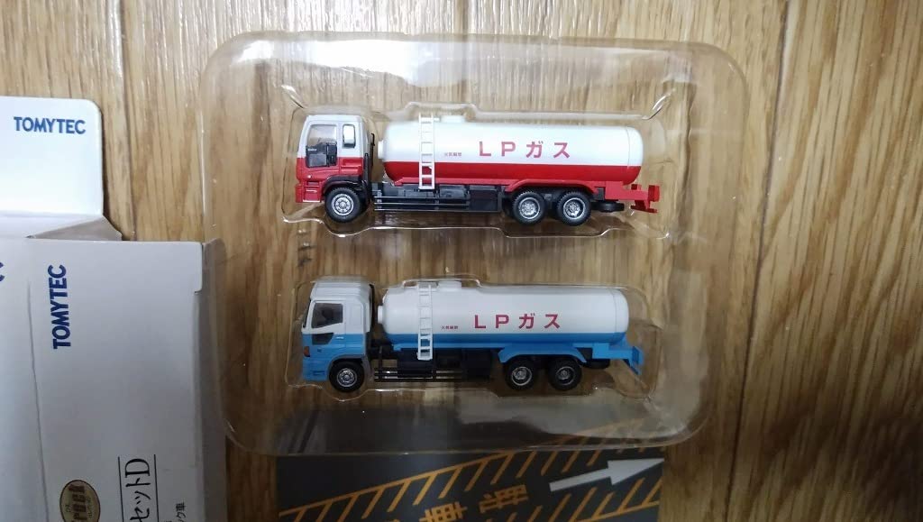 ISUZU GIGA & HINO PROFIA ミニカー2台セット Amazon.co.jp: Truck Collection 2 Car Set D Gas Tank Truck