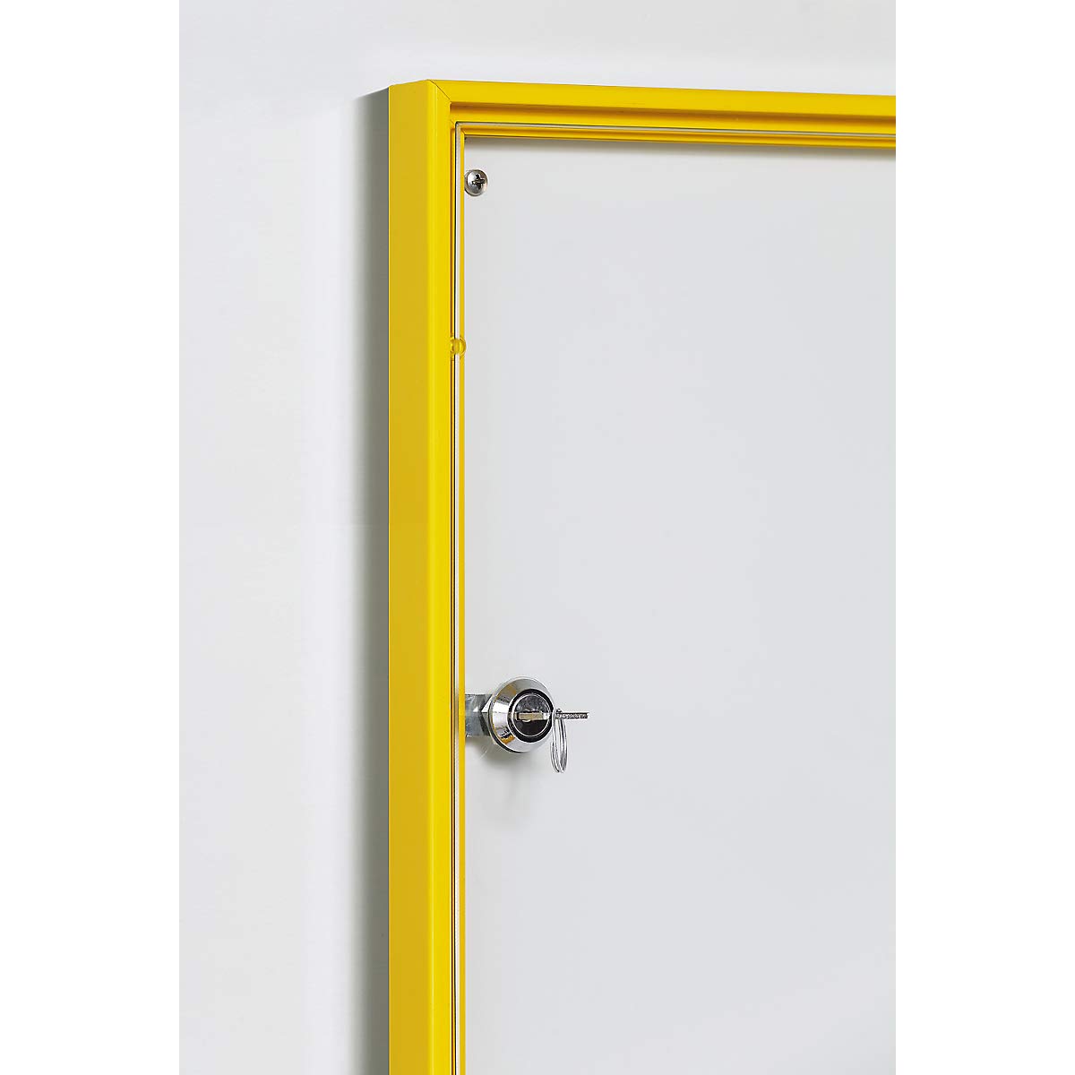 Vitrina de anuncios para interiores, para formato 1 x DIN A4, marco amarillo.