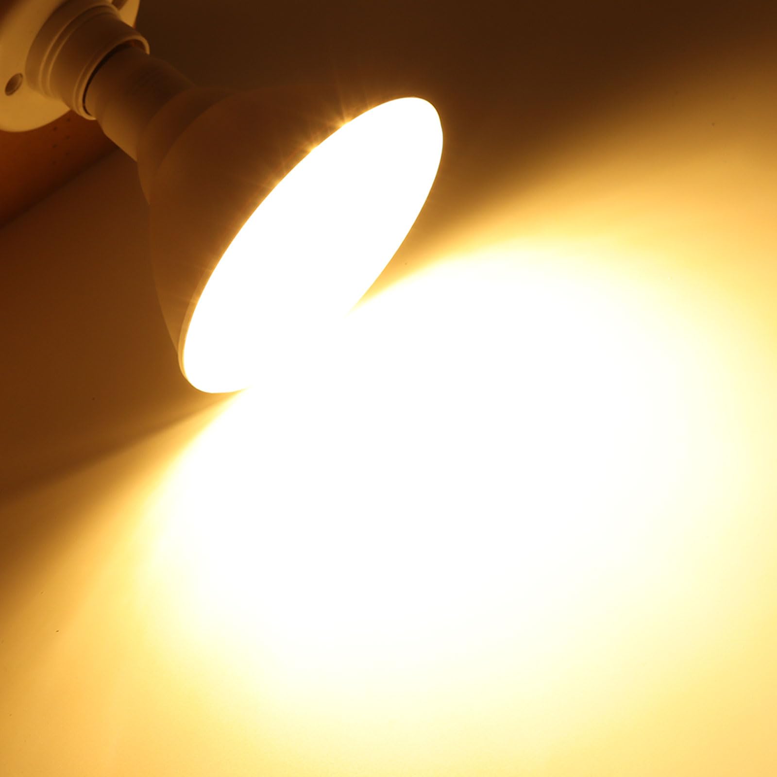 Amazon | 高輝度 LED ビーム電球 E26 180W形相当 ra83 電球色 2700K