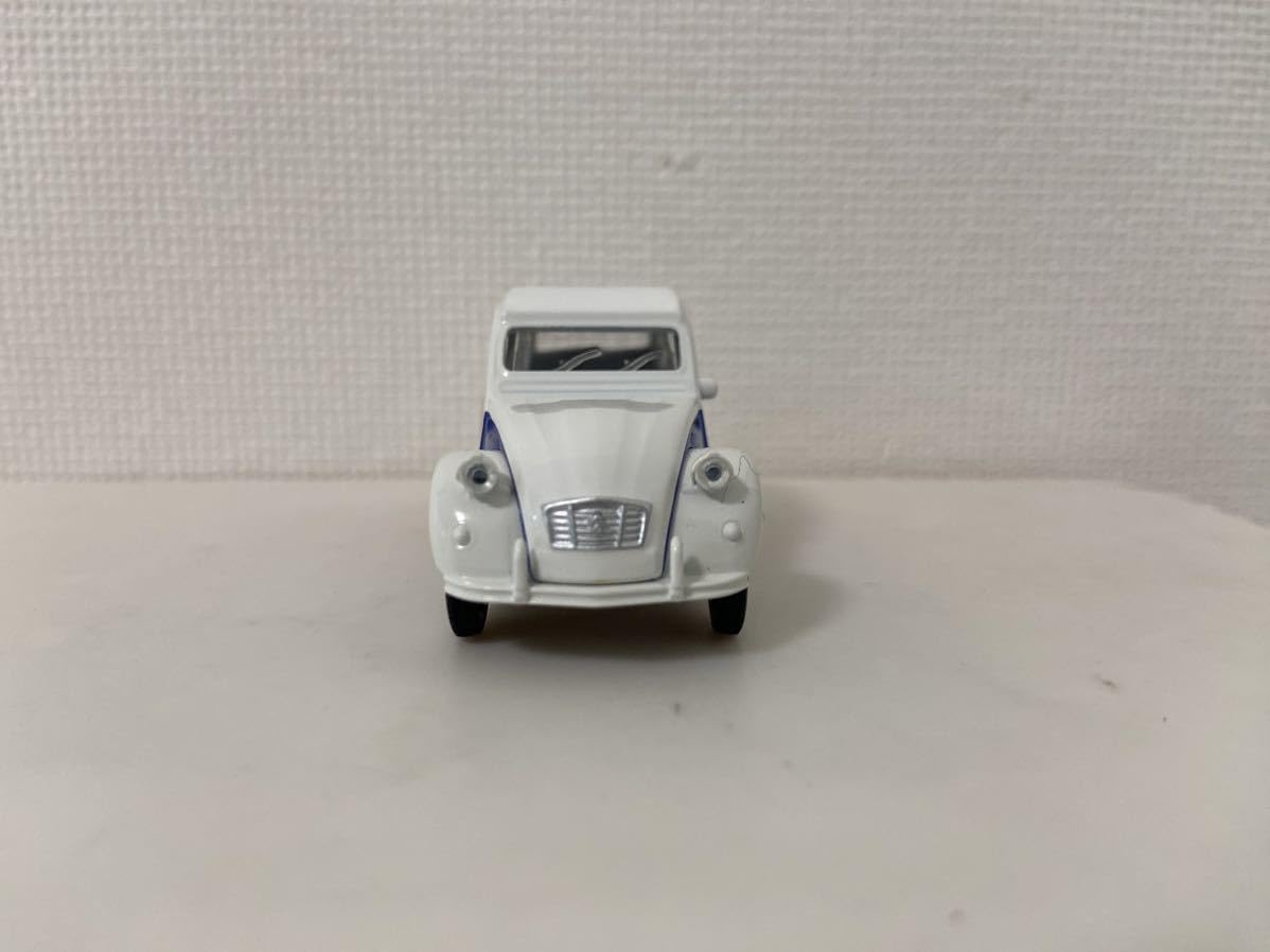 NOREV 2CV ホワイト ダイキャストメタル Amazon | ノレブ 1/64 シトロエン 2CV ホワイト レッド ブルー