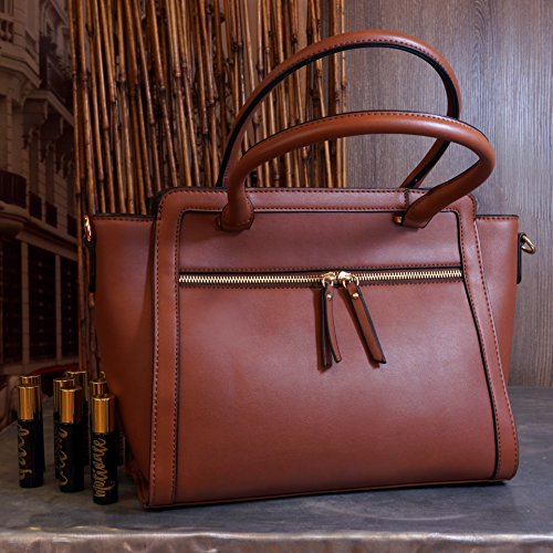Got Oil Supplies Essential Oils Carrying Bag - Shopper Bag with Shoulder Strap and Storage Pouches for 16 Bottles - Travel Purse - Makeup Carrier and Organizer - Gift Bags for Oilers (Brown)