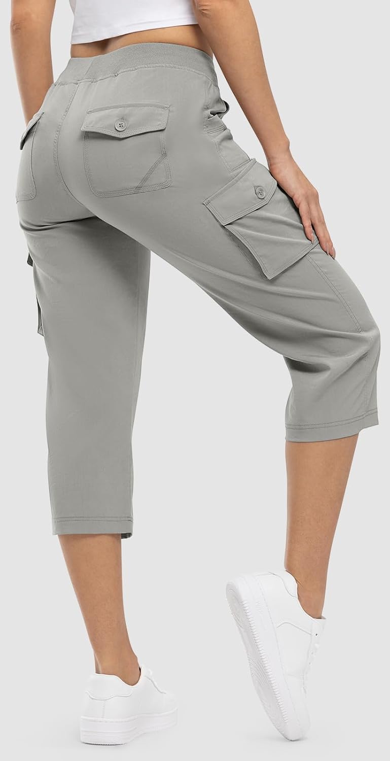 Rdruko Women's Cargo Capris Lightweight Quick Dry Hiking Travel Summer Casual Cropped Pants with Pockets
