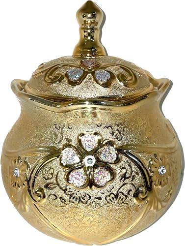 Botanica la Marina Sopera de flores dorada para Ochun./ Gold tureen for Ochun with flowers.