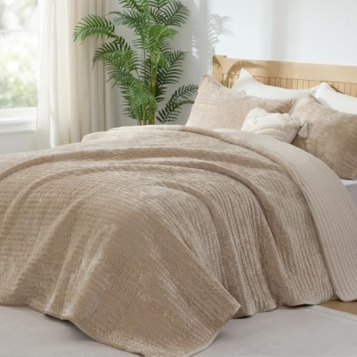 BEDELITE Velvet Quilt Set King Size - Luxury Soft Velvet Comforter Bedding Set for All Season Lightweight Quilted Channel Stitch Oversized Bedspread Coverlet with 2 Matching Shams Taupe