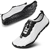 Confort et flexibilité : la chaussure a un tissu extérieur élastique qui s'adapte parfaitement à vos pieds, et le design « couvre-chaussures pratique » signifie qu'elle est facile à mettre et à enlever. Couplé à son poids léger et peu encombrant, vous ne serez pas fatigué de les porter