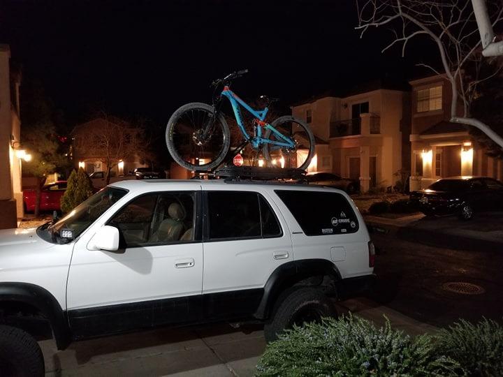 Swagman UPRIGHT Rooftop Bike Rack - Single Bike 35 lb 8