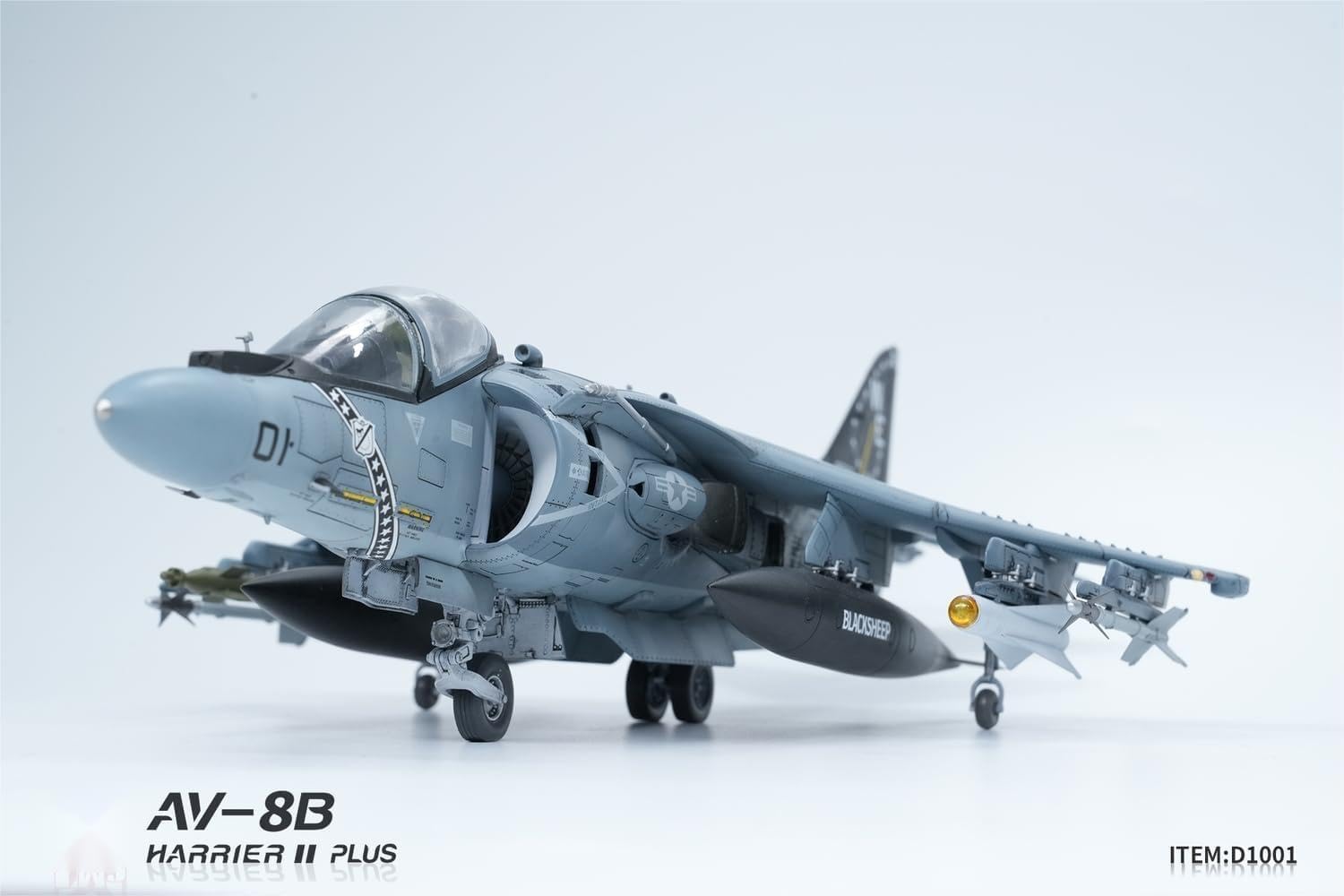 UMaモデル　1/48　プラモデル AV-8B　ハリアーⅡ プラス Amazon.co.jp: ユーマモデル 1/48 D1001 AV‑8B ハリアーII プラス 攻撃