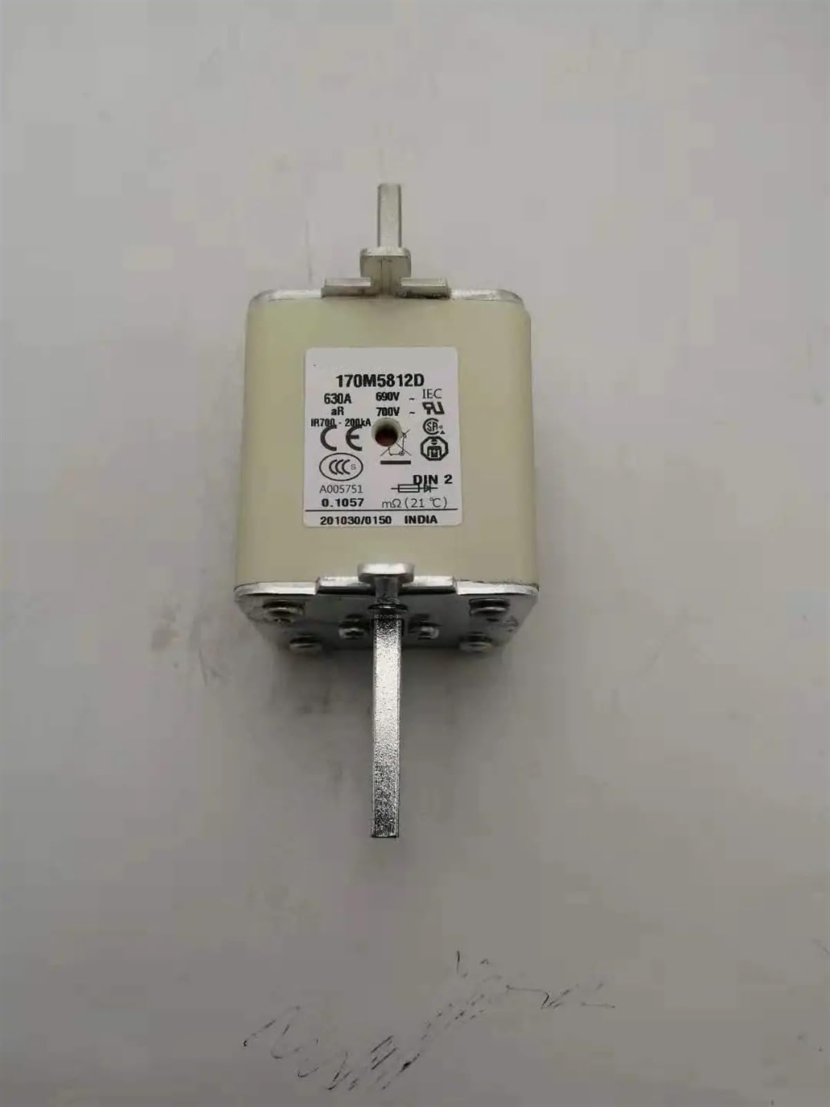 Fusible thermique céramique 170M5812D protégeant vos circuits 690V