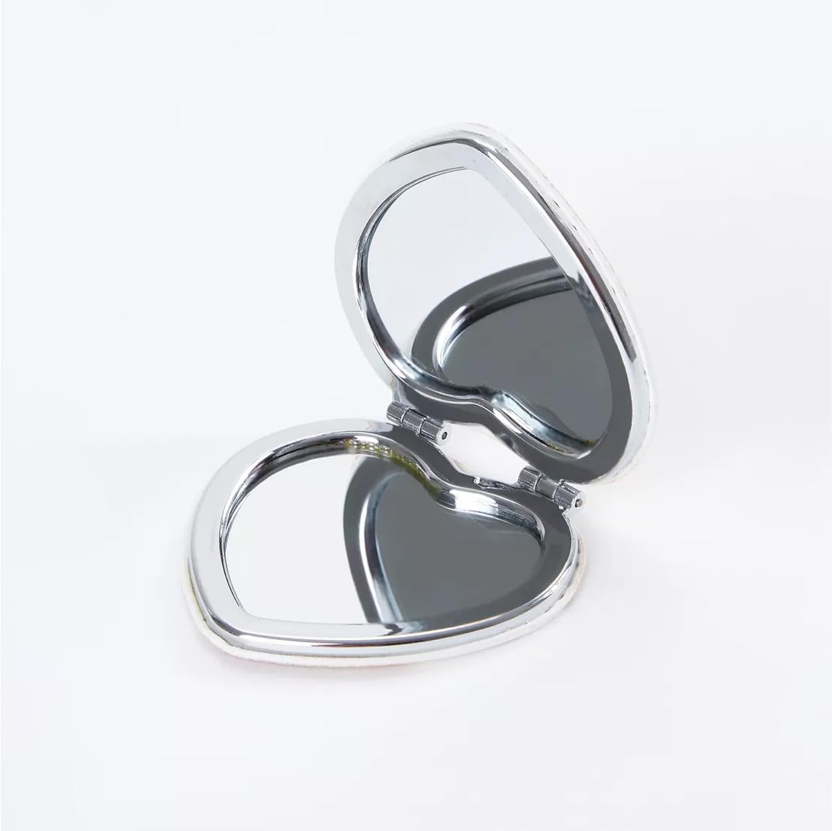 Silver Heart-Shaped Compact Mirror (6cm) – Cute Foldable Mini Pocket Mirror for Purse, Compact and Portable Small Mirror, Perfect Heart-Shaped Purse Mirror for Travel and Daily Touch-Ups