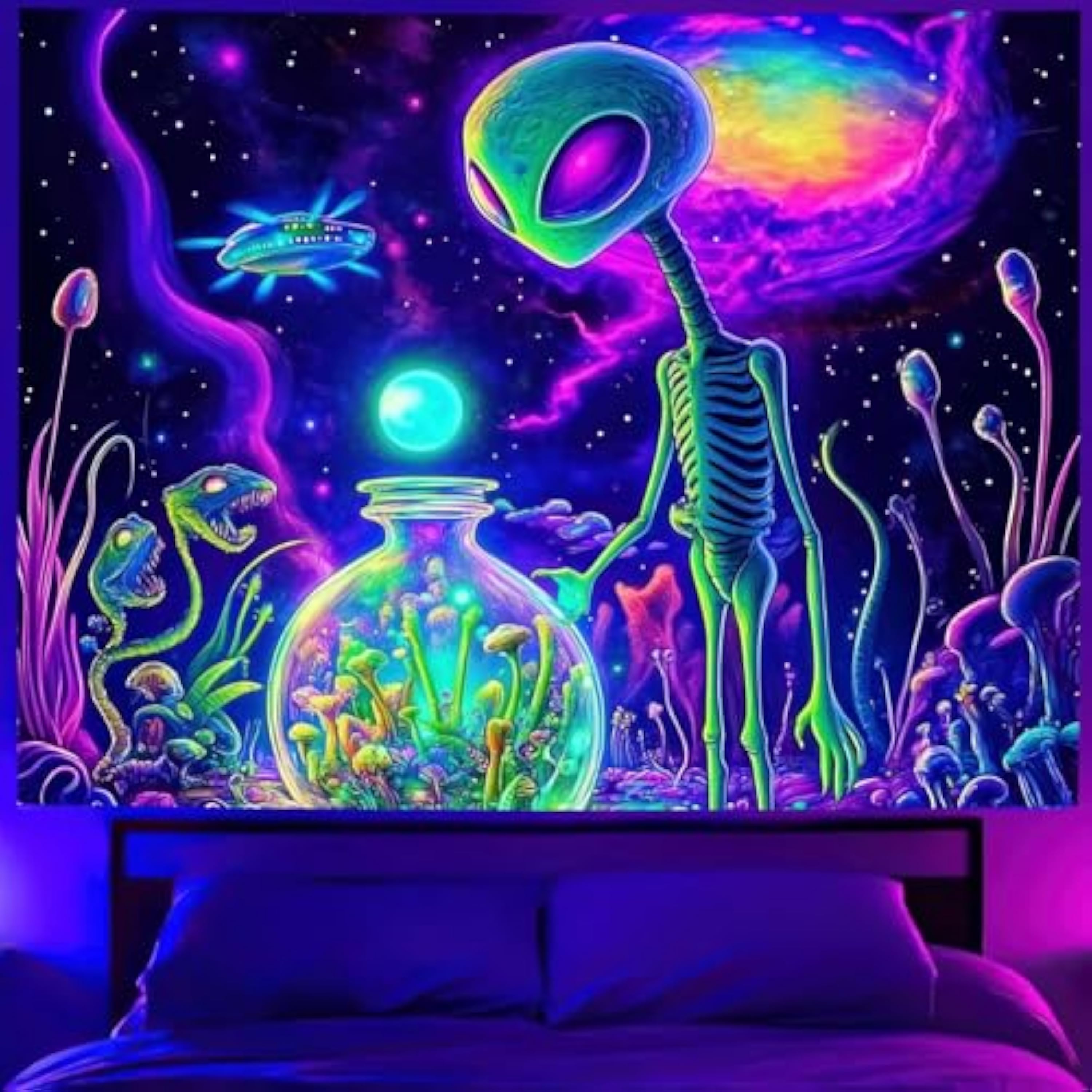 BlissYard Tapiz de luz negra que brilla en la oscuridad, tapiz brillante de neón de 78 x 59 pulgadas, pósteres geniales para colgar en la pared, decoración artística fluorescente con OVNI, alienígena