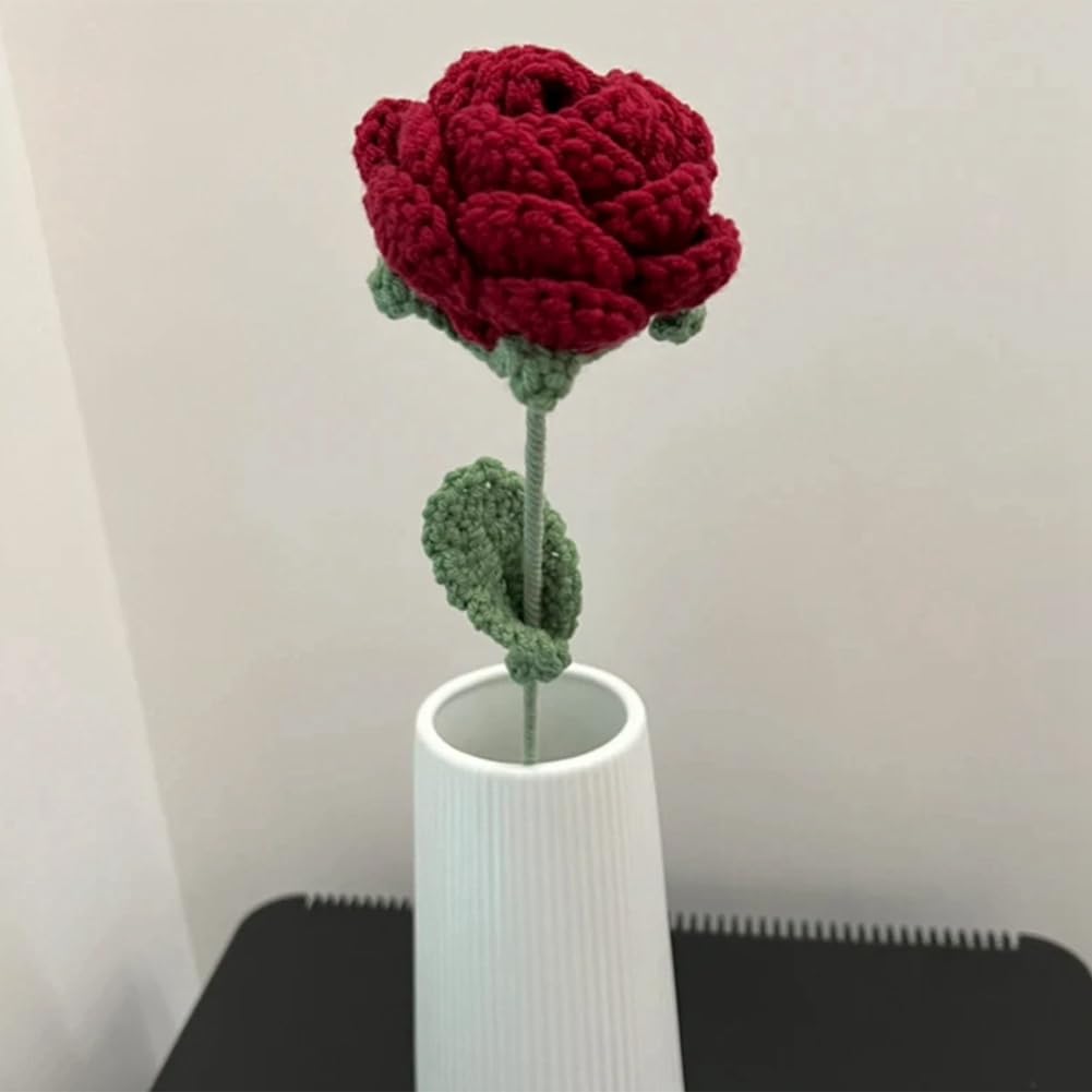 Amazon｜Swagell かぎ針編みの花のブーケ手作りニット赤いバラの花造花