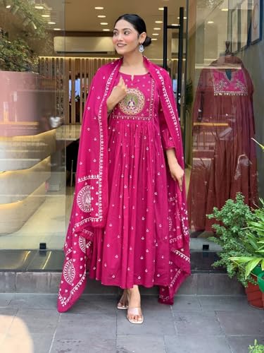 Image of KLOSIA Women Rayon Printed Anarkali Kurta Set with Dupatta