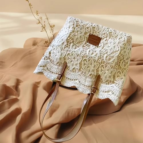 Bolso blanco de encaje con cierre kiss lock y correa de muñeca miniatura 3