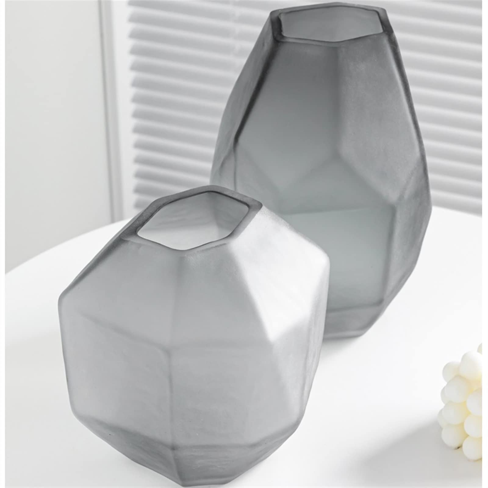 Blumenvase Nordische kreative geometrische Retro-Milchglas-Vasendekoration, Wohnzimmer-Blumenarrangement, Tischplatte, hydroponische Blume, Ins-Stil Blumenvasen für Tafelaufsätze(Groß)