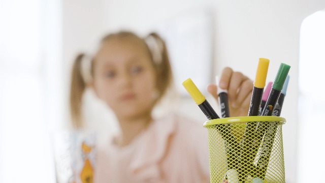 Pennarelli Acrilici A Doppia Punta - 18 Colori - Punta Fine E A Pennello - Per Legno, Pietre, Carta - Indelebili - Foto 13
