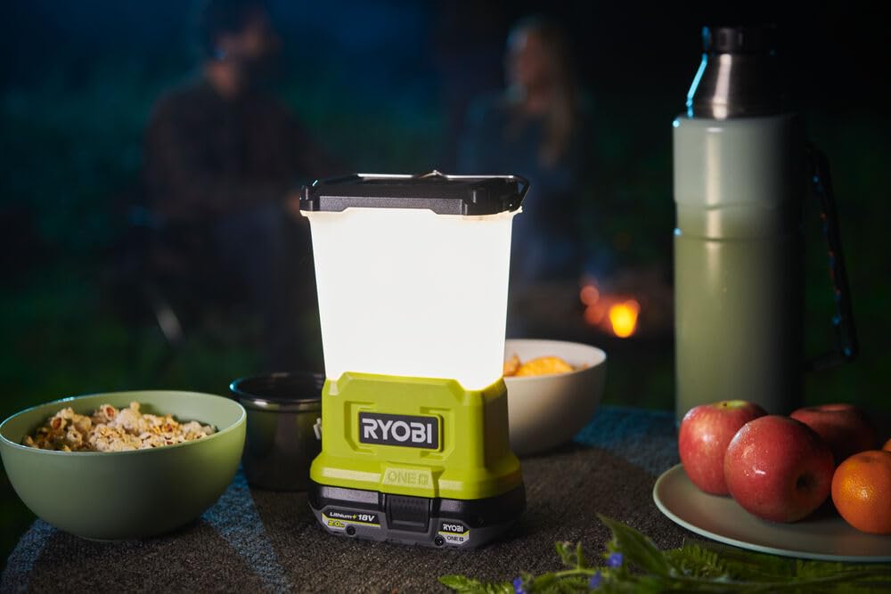 RYOBI - Lanterne LED Sans Fil 18V ONE+ RLL18-0 – Port de chargement USB, Eclairage diffus 360, Compacte et Puissante – Éclairage pour Camping, Atelier, Garage, Bricolage – Batterie Non Incluse