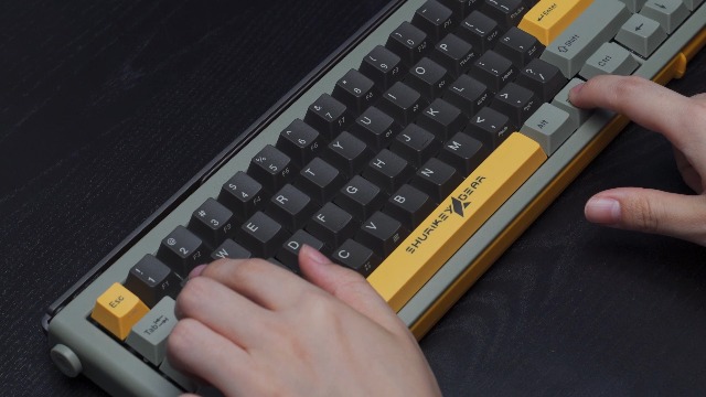 Amazon.com: SHURIKEY GEAR 65% Mechanical Gaming Keyboard