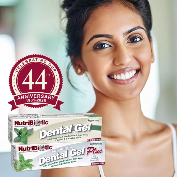 Miniatura 3 de NutriBiotic Gel dental, menta dorada, 4.5 onzas  con GSE, aloe, vitamina C y bicarbonato de sodio  Vegano, biodegradable y libre de flúor, gluten y