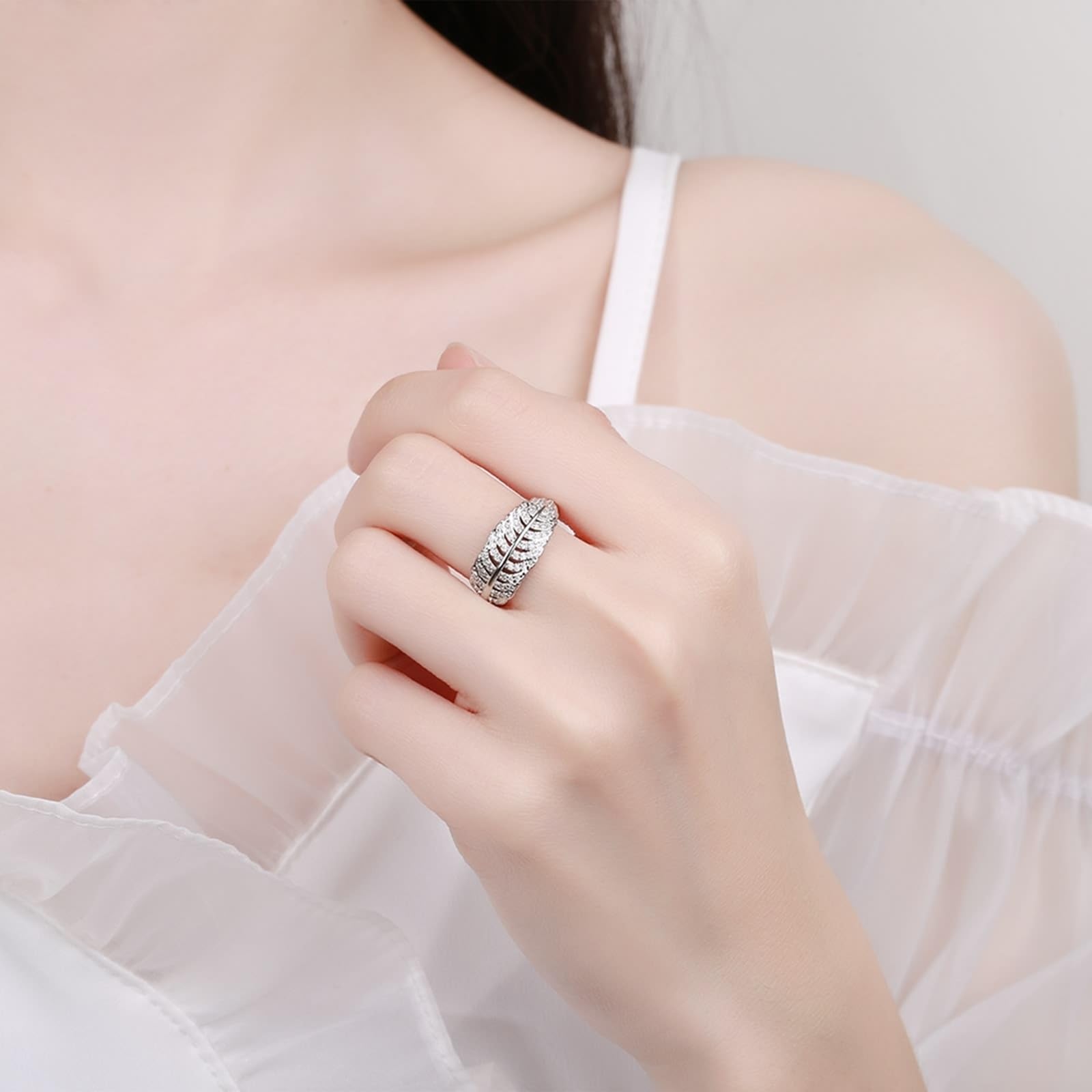 Obrączka ślubna kobiety białe złoto pierścionki dla kobiet 18K laboratorium diament liść z cyrkonią rozmiar H 1/2 moda dla pań biżuteria na ukończenie szkoły