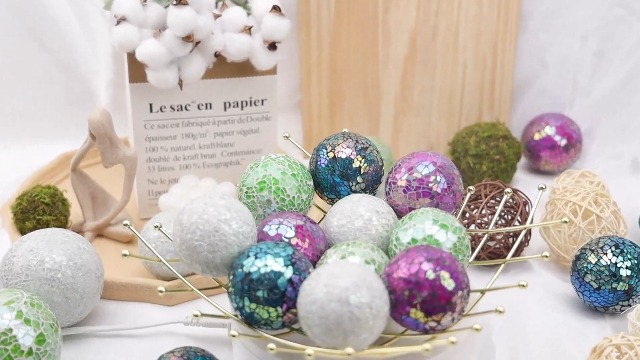 Hiziwimi 3Pcs 8cm Mosaic Glass Balls, Red, For Decor, Centerpiece, Vases, Events