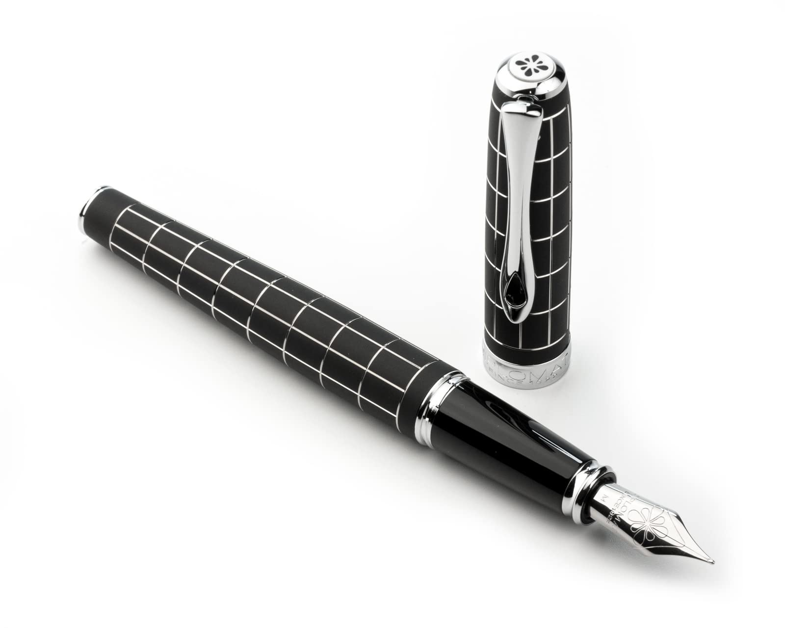 Diplomat Excellence A+ Rombo guilloché lapis nero, Penna stilografica con portamatite in vera pelle con inchiostro da scrittura e convertitore, pennino in acciaio inox M, Set di penne stilografiche
