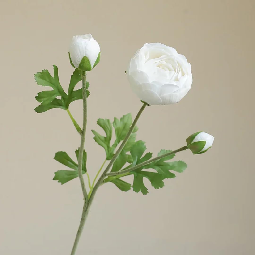 Pivoines artificielles blanches pour une décoration de maison chaleureuse
