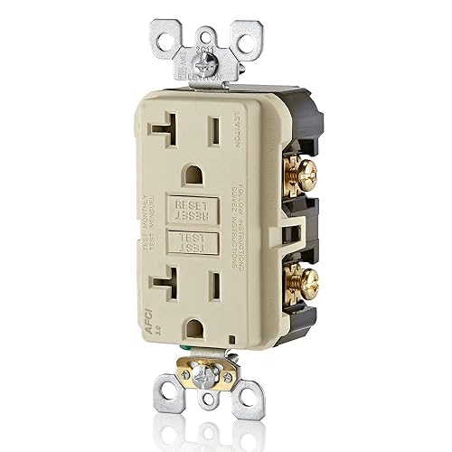 Vista 102 de Leviton Combinación GFCI de autoprueba SmartlockPro de 15 A con USB tipo A y tipo C en pared, cargador USB para teléfonos inteligentes y tabletas