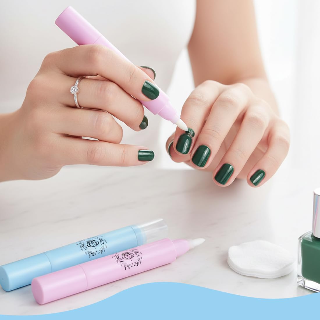 Penna Correttore Smalto per Unghie Set da 4 Pezzi con 9 Punte di Ricambio Strumento di Precisione per Manicure e Pedicure per Rimuovere Smalto in Eccesso con Solvente