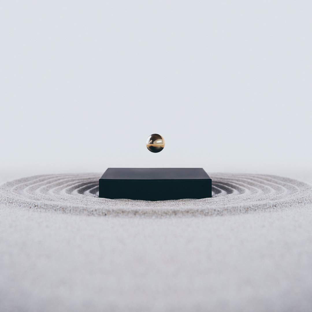 FLYTE Buda Ball- Bola Flotante con Base de Madera (Dorado/Negro), 18481