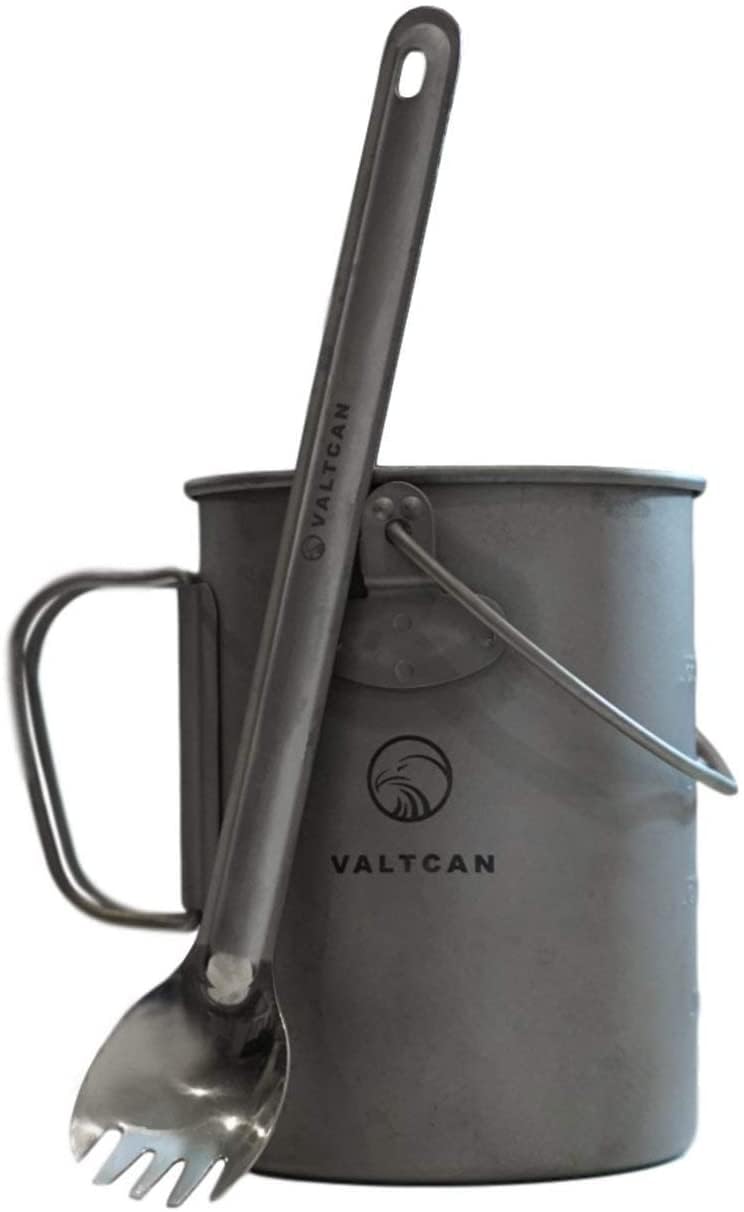Valtcan 900 ml Titan-Topf zum Kochen und Trinken aus einem Topf, 134 g ultraleicht, dickere Stärke 1 Ti, ausgerichteter Bügelgriff, Deckel mit Dampflöchern, Lagerfeuer und Herd, Netzbeutel