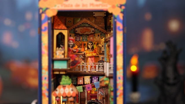 CUTEBEE Book Nook – Kit Casetta Miniatura Messicana Con Luci LED, Festa Dei Morti, Regalo Creativo Per Amici E Parenti