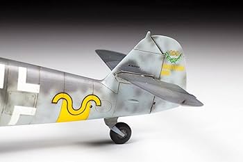 Amazon | ズベズダ 1/48 ドイツ空軍 メッサーシュミット Bf