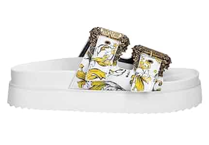 ★Versace Jeans Couture★ ホワイト Buckle Arizona サンダル Baroque Buckle Arizona Sandals | VERSACE US