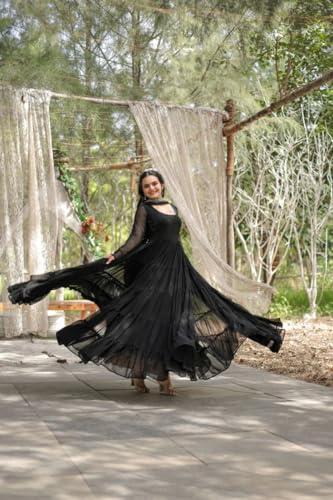 Image of Dresser Women's Embriodered Round Neck Flared Anarkali Kurta Set