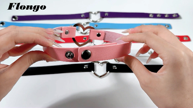 Flongo Tattoo Choker Leder Halsband Lederhalsband Damen, Leder Halskette  Halsband Anhnger Choker Tattoo Kette Schwarz Blau Pink Rot Lila Wei  Silber Herz Gothic Punk Rock : Amazon.de: Fashion