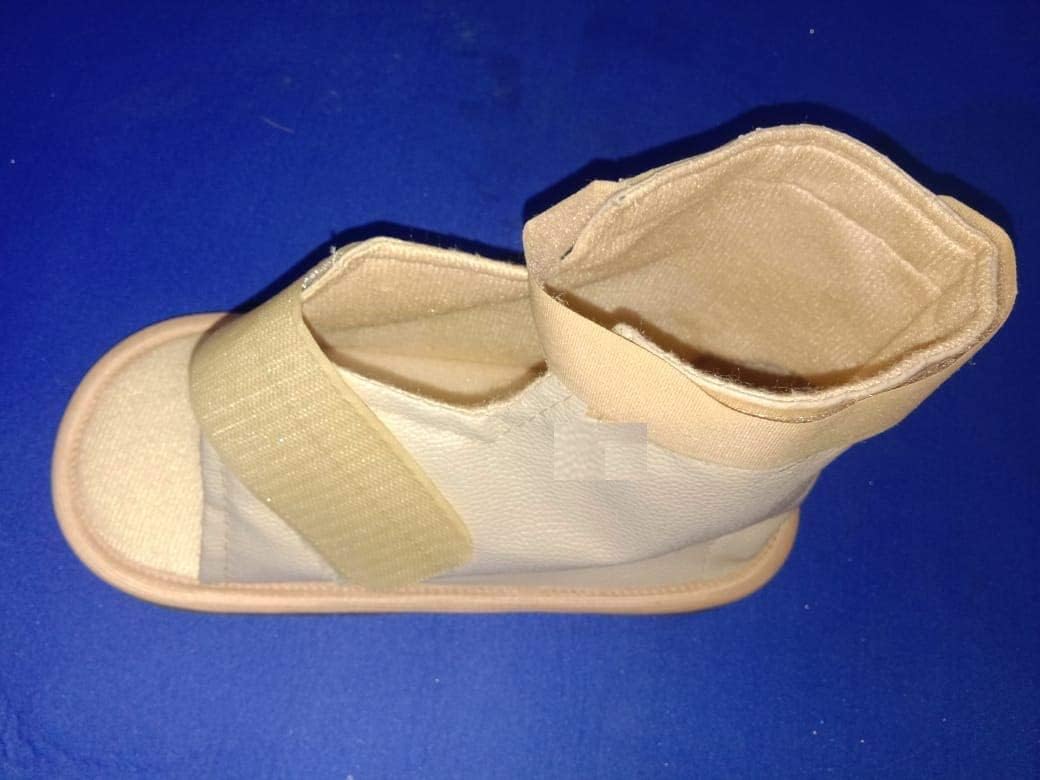 Adjustable Cast Shoe, Orthopedic Foot Plaster Cover Ankle Support (M)