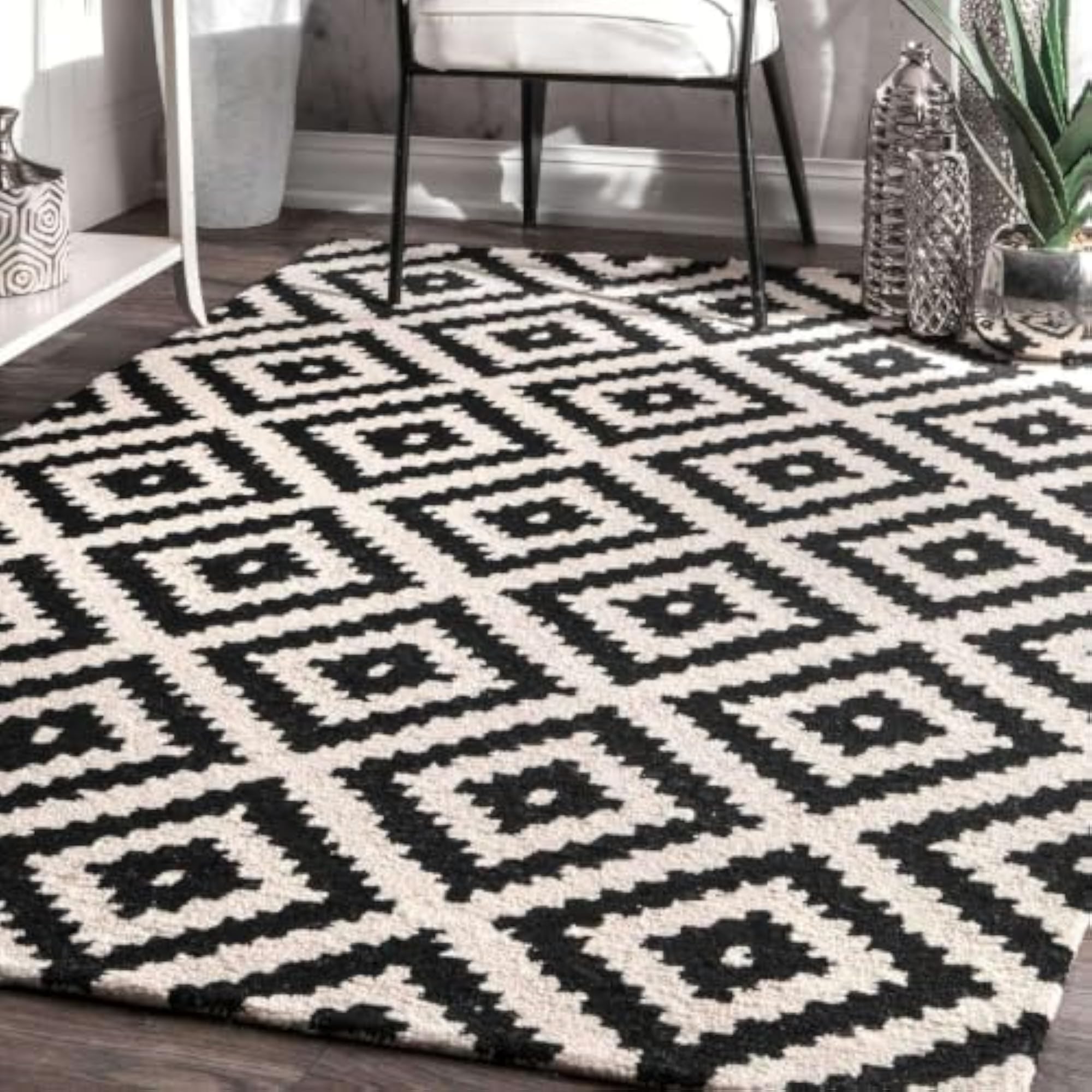 Handmade Modern Diamond Pattern Area Rug, Premium Quality