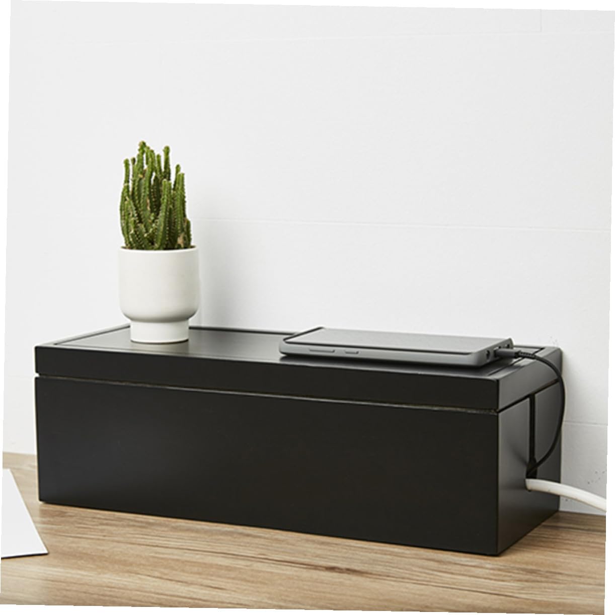 Caja de Enchufes Grande de Madera Negra para Orden de Cables