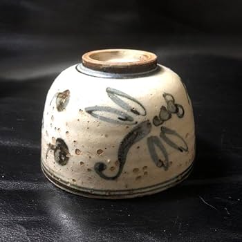 蔵からかなり古そうなトンボの絵付けの陶器が出てきた。茶道具、抹茶茶碗？　古美術品 Amazon.co.jp: 蔵からかなり古そうなトンボの絵付けの陶器が出