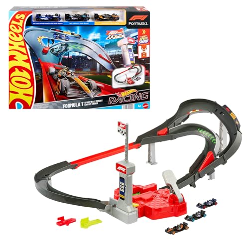 Hot Wheels Conjunto de pista coches de juguete, 3 vehículos metálicos de Formula 1 a escala 1:64: McLaren F1 Team, Alpine y VCARB, Circuito de carreras a gran velocidad uno contra uno, JDY15