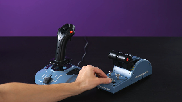 Thrustmaster TCA Officer Pack Airbus Edition: Ergonomic replica of
