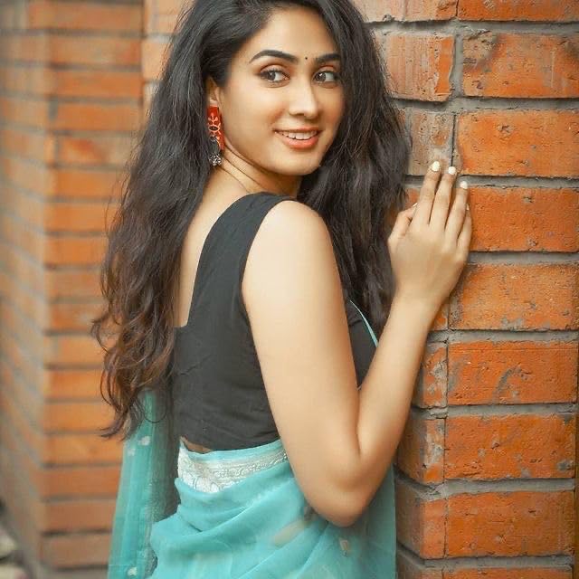 Image of Flosive Women's Cotton Saree With Blouse Piece