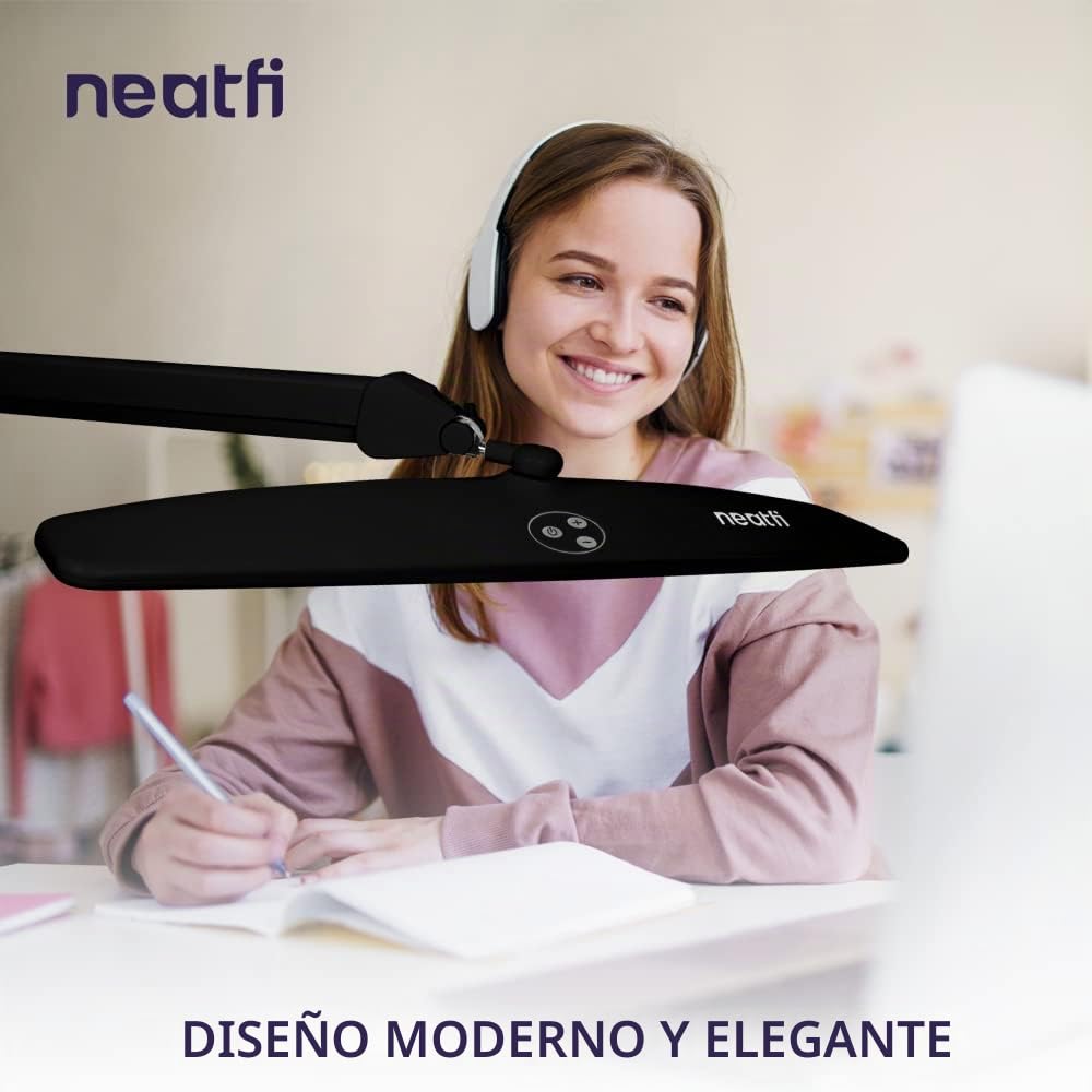 Neatfi Elite HD XL Lámpara de Escritorio – 1,600 Lúmenes, Cabezal Ancho de 58 CM, Luz de Día 6500K | Regulación Continua, Ajustable | Oficina, Estudio y Espacio de Trabajo en Casa (Negro)