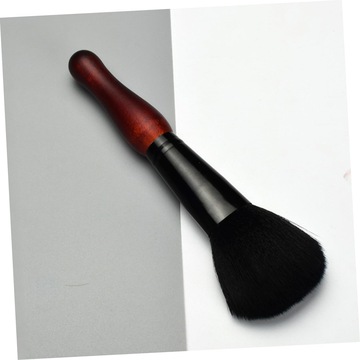 1pc Blush Brush Face Makeup Brush Blush Brush for Cheeks Professional Brush Nylon Fiber for Women