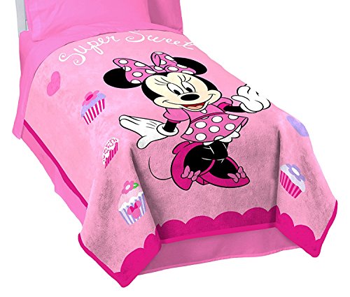 Disney Minnie Mouse Bowtique Sweet Treats Fleece 62