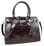 DIMENSIONS : L : 28 x H : 23 x l : 13 cm. La poignée de transport a une longueur de 18 cm et la bandoulière détachable peut être ajustée jusqu’à un maximum de 113 cm