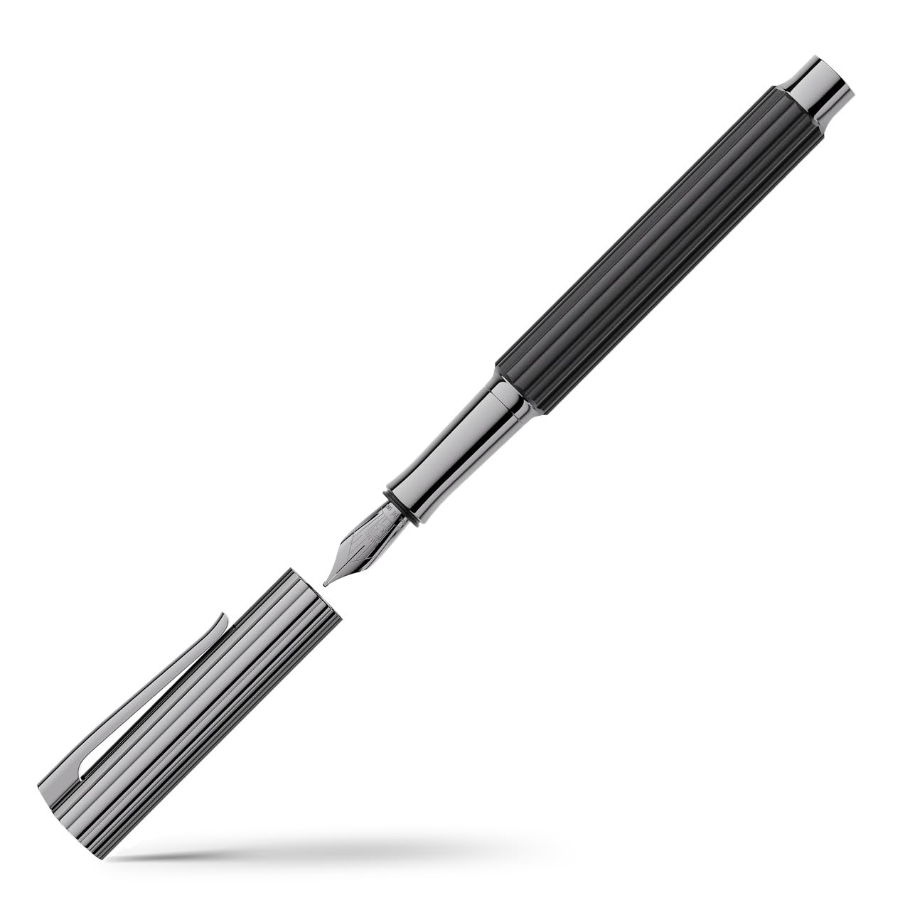 Graf von Faber-Castell Füllfederhalter Ebenholz, Schwarz Ruthenium, Feine Feder, Nachfüllbar, Geschenkset mit Tintenfass und Notizbuch (Breit)