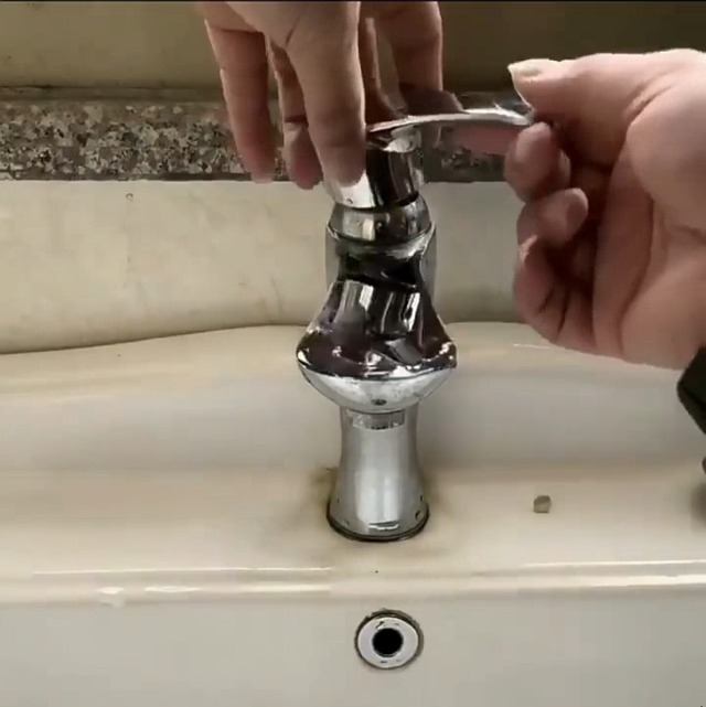 青色金属ホイール水道蛇口型ハンガー Amazon | UFURMATE水蛇口ハンドルバルブ、2個金属外側蛇口