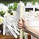 UOCAI 20 Stück Wedding Wands, Weiß Spitze ZauberstäBe Hochzeit mit Glocke, Spalier Luftschlangen mit Hochzeitsbändern für Hochzeiten Geburtstage Weihnachten Partys Feiertagsfeiern Verwende