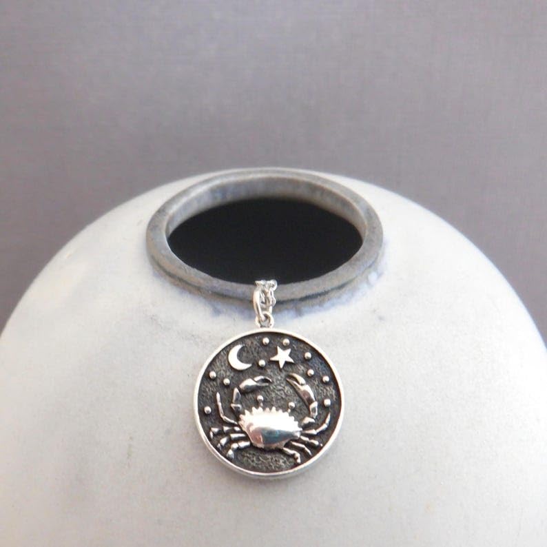 LKBEADS Collar de plata de ley 925 con diseño de Cáncer. Signo zodiacal del cangrejo, símbolo astrológico, cuerpo planetario regente, Luna, moneda de doble cara | Cadena de 45 cm | Chapado en plata |